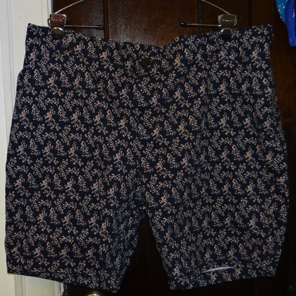 Lee Chino Floral Bermuda Shorts